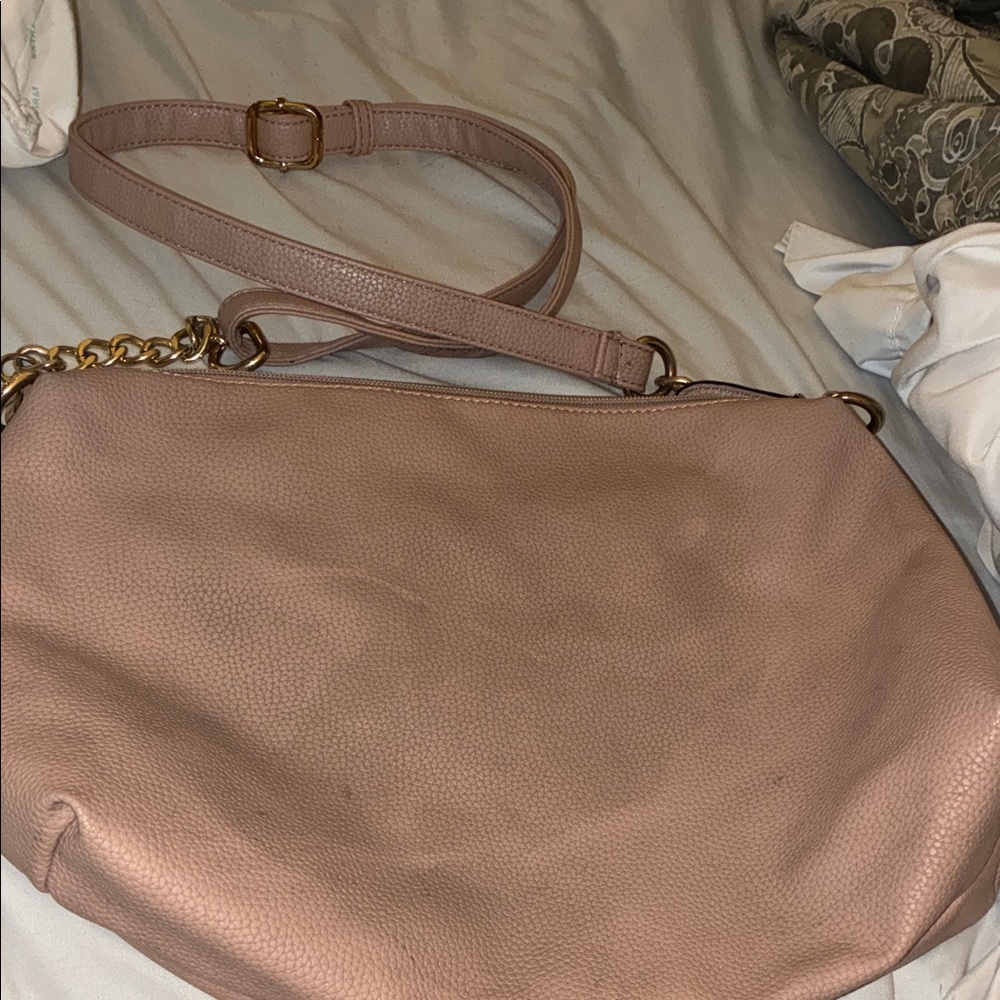 Elegant Blush Leather Shoulder Bag with Gold Chain